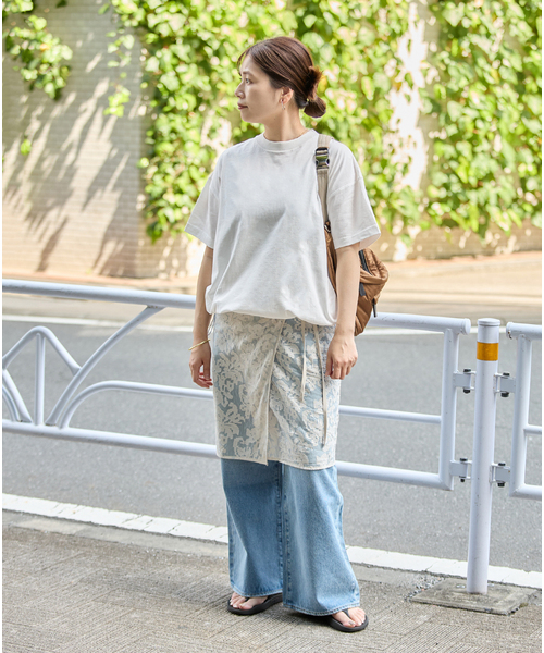 JOURNAL STANDARD(ジャーナルスタンダード)の「《WEB限定追加3》シャーリングTシャツ(Tシャツ/カットソー・レディース・ブラック系その他/ホワイト・FREE)」の4枚目の写真