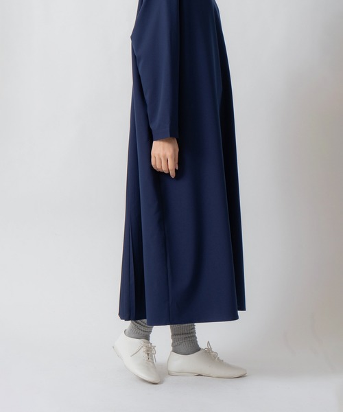 Kelen（ケレン）の「「KELEN / ケレン」バックプリーツデザインワンピース（ワンピース・レディース・ネイビー/ブラック/チャコールグレー/グレイッシュベージュ・S/M）」の18枚目の写真