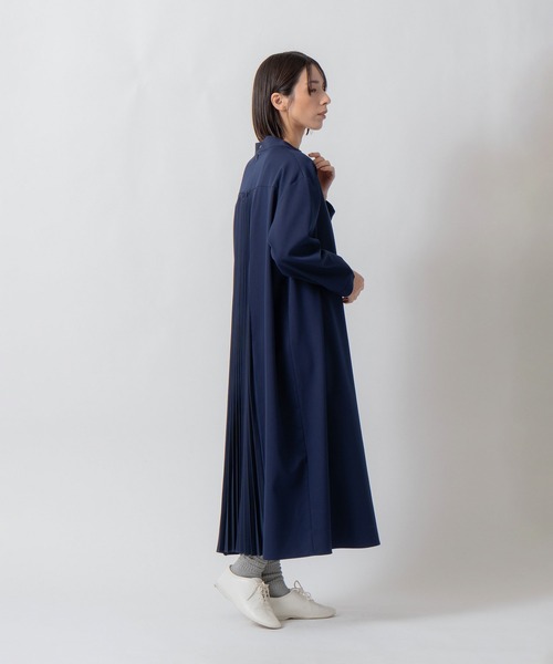 Kelen（ケレン）の「「KELEN / ケレン」バックプリーツデザインワンピース（ワンピース・レディース・ネイビー/ブラック/チャコールグレー/グレイッシュベージュ・S/M）」の19枚目の写真