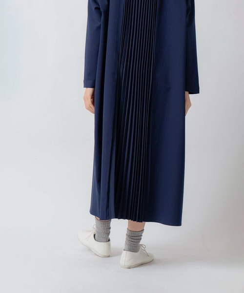 Kelen（ケレン）の「「KELEN / ケレン」バックプリーツデザインワンピース（ワンピース・レディース・ネイビー/ブラック/チャコールグレー/グレイッシュベージュ・S/M）」の21枚目の写真