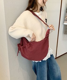 ハーフムーンショルダーバッグ