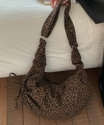 ハーフムーンショルダーバッグ
