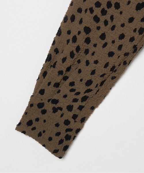 HELIOPOLE（エリオポール）の「DOT PRINT FRILL COLLAR  BLOUSE / ドット プリント フリル カラー ブラウス（シャツ/ブラウス・レディース・オリーブ/ブラック・38）」の7枚目の写真