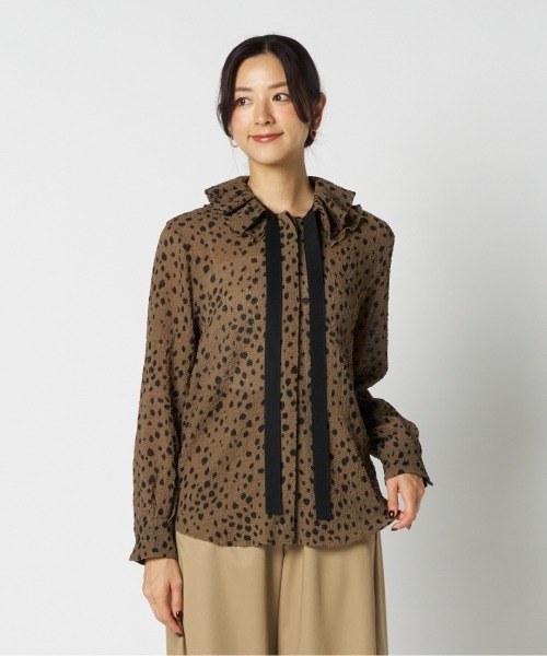HELIOPOLE（エリオポール）の「DOT PRINT FRILL COLLAR  BLOUSE / ドット プリント フリル カラー ブラウス（シャツ/ブラウス・レディース・オリーブ/ブラック・38）」の17枚目の写真