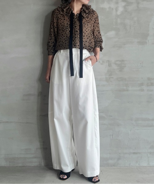 HELIOPOLE（エリオポール）の「DOT PRINT FRILL COLLAR  BLOUSE / ドット プリント フリル カラー ブラウス（シャツ/ブラウス・レディース・オリーブ/ブラック・38）」の19枚目の写真