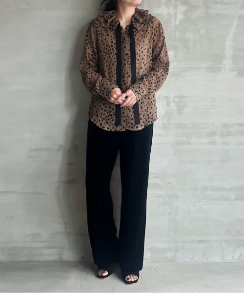 HELIOPOLE（エリオポール）の「DOT PRINT FRILL COLLAR  BLOUSE / ドット プリント フリル カラー ブラウス（シャツ/ブラウス・レディース・オリーブ/ブラック・38）」の18枚目の写真