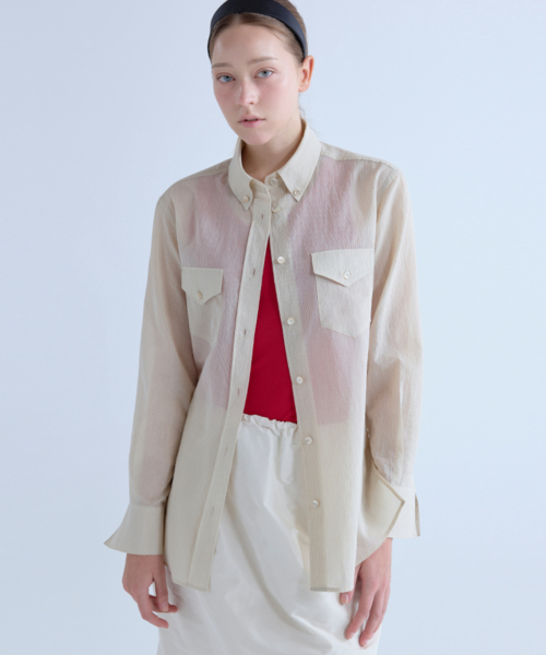 VOYONN（ボヨン）の「軽量シアサーカー スリム アウターシャツ ベージュ 0182（シャツ/ブラウス・レディース・Beige・MEDIUM/LARGE）」の2枚目の写真