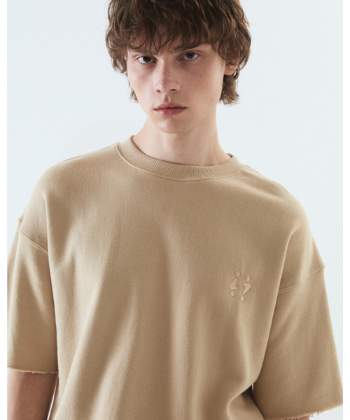 THEENDQUESTION(ジエンドクエスチョン)の「Half crewneck sweatshirt / BEIGE(Tシャツ/カットソー・レディース・その他・FREE)」の2枚目の写真