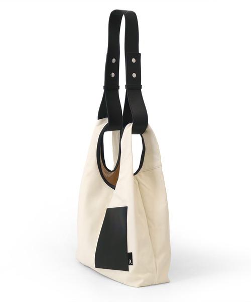 RT;ESKA(アールティーエスカ)の「RT;ESKA(アールティーエスカ) / Edit Tote(トートバッグ・レディース・アイボリー/ブラック・FREE)」の6枚目の写真