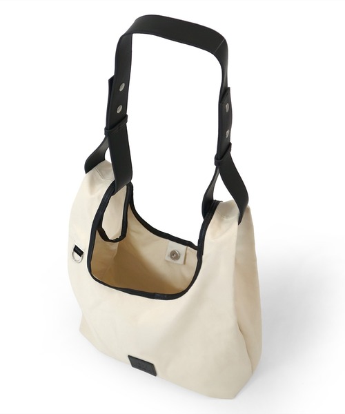 RT;ESKA(アールティーエスカ)の「RT;ESKA(アールティーエスカ) / Edit Tote(トートバッグ・レディース・アイボリー/ブラック・FREE)」の8枚目の写真