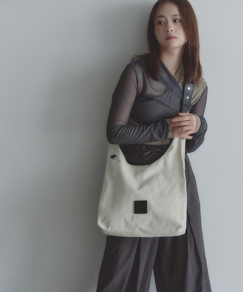 RT;ESKA(アールティーエスカ)の「RT;ESKA(アールティーエスカ) / Edit Tote(トートバッグ・レディース・アイボリー/ブラック・FREE)」の14枚目の写真