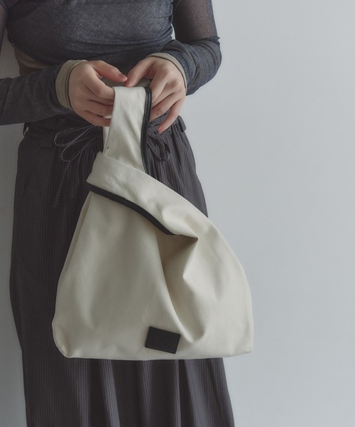 RT;ESKA(アールティーエスカ)の「RT;ESKA(アールティーエスカ) / Edit Tote(トートバッグ・レディース・アイボリー/ブラック・FREE)」の15枚目の写真