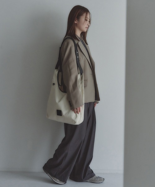 RT;ESKA(アールティーエスカ)の「RT;ESKA(アールティーエスカ) / Edit Tote(トートバッグ・レディース・アイボリー/ブラック・FREE)」の16枚目の写真