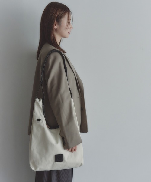 RT;ESKA(アールティーエスカ)の「RT;ESKA(アールティーエスカ) / Edit Tote(トートバッグ・レディース・アイボリー/ブラック・FREE)」の17枚目の写真