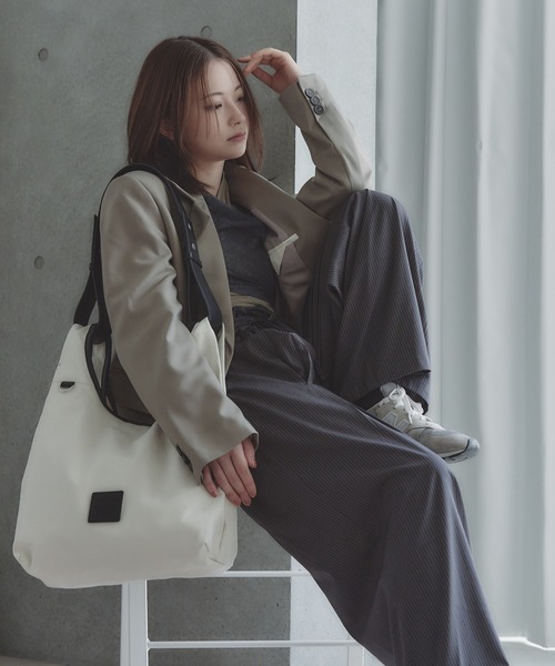 RT;ESKA(アールティーエスカ)の「RT;ESKA(アールティーエスカ) / Edit Tote(トートバッグ・レディース・アイボリー/ブラック・FREE)」の19枚目の写真