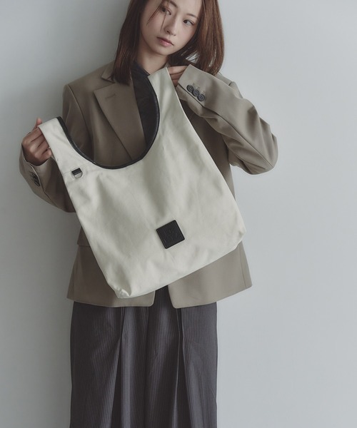 RT;ESKA(アールティーエスカ)の「RT;ESKA(アールティーエスカ) / Edit Tote(トートバッグ・レディース・アイボリー/ブラック・FREE)」の22枚目の写真