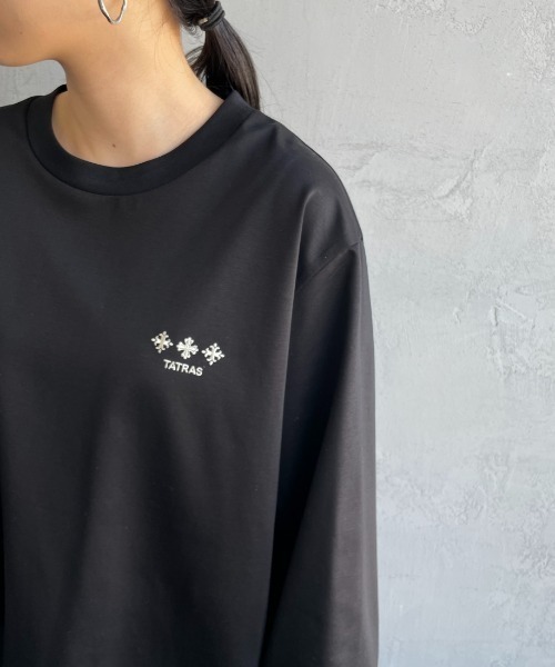 TATRAS（タトラス）の「【WEB先行予約】[TATRAS/タトラス] BELECI バックロゴデザイン ロングスリーブTシャツ（Tシャツ/カットソー・レディース・ホワイト/ブラック・1/2/3）」の6枚目の写真