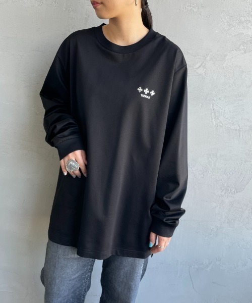 TATRAS（タトラス）の「【WEB先行予約】[TATRAS/タトラス] BELECI バックロゴデザイン ロングスリーブTシャツ（Tシャツ/カットソー・レディース・ホワイト/ブラック・1/2/3）」の3枚目の写真