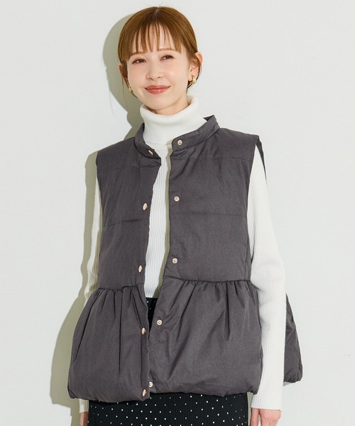 coca(coca)(コカ)の「金ボタンペプラム中綿ベスト(ベスト・レディース・チャコール/グレー・L/S/M)」の1枚目の写真