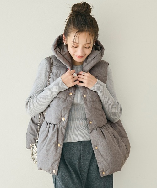 coca(coca)(コカ)の「金ボタンペプラム中綿ベスト(ベスト・レディース・チャコール/グレー・L/S/M)」の16枚目の写真