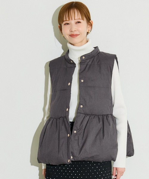 coca(coca)(コカ)の「金ボタンペプラム中綿ベスト(ベスト・レディース・チャコール/グレー・L/S/M)」の5枚目の写真