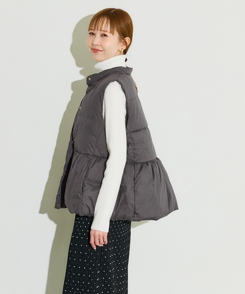 coca(coca)(コカ)の「金ボタンペプラム中綿ベスト(ベスト・レディース・チャコール/グレー・L/S/M)」の6枚目の写真