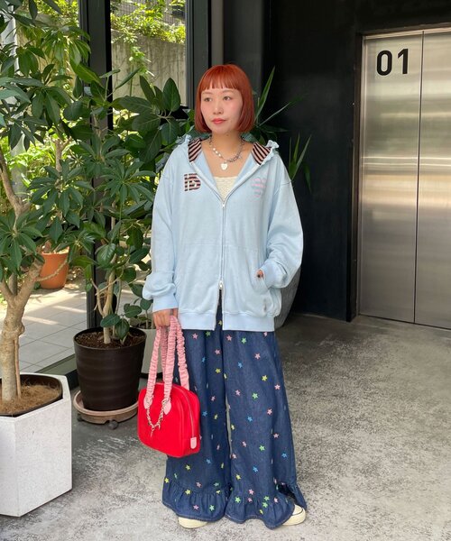 HELLO.SANFRANCISCO(ハローサンフランシスコ)の「【HELLO.SANFRANCISCO/ハローサンフランシスコ】ボーダーワッペンフリルジップネップフーディ(パーカー・レディース・アイボリー/ブルー/ピンク・ONE SIZE)」の15枚目の写真