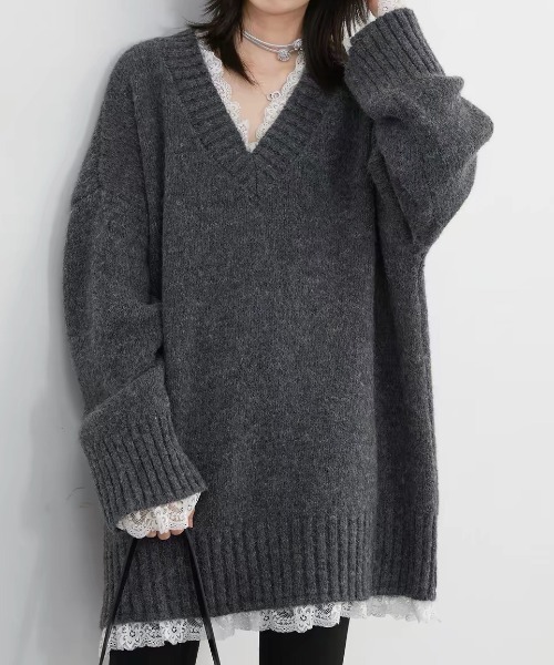 SHERU（シェル）の「裾レースデザインルーズVネックニット フェイクレイヤード（ニット/セーター・レディース・ホワイト/グレー・M）」の10枚目の写真
