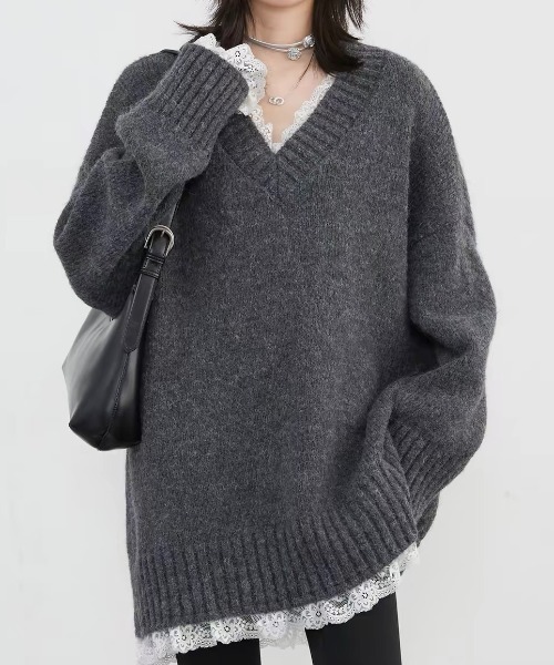 SHERU（シェル）の「裾レースデザインルーズVネックニット フェイクレイヤード（ニット/セーター・レディース・ホワイト/グレー・M）」の12枚目の写真