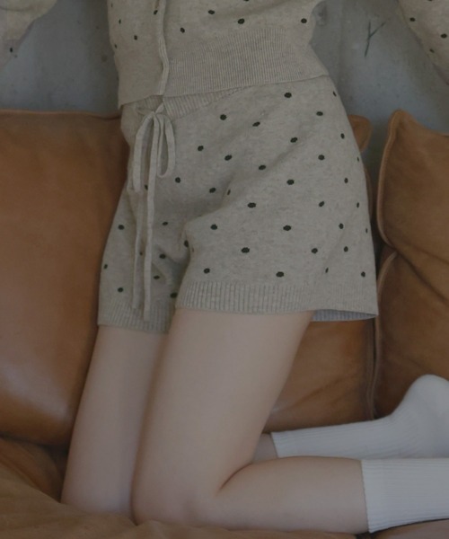 Mili affinity（ミリアフィニティー）の「ドットジャガードショートパンツ（その他パンツ・レディース・ネイビー/ベージュ/グレー/ブラック・FREE）」の3枚目の写真
