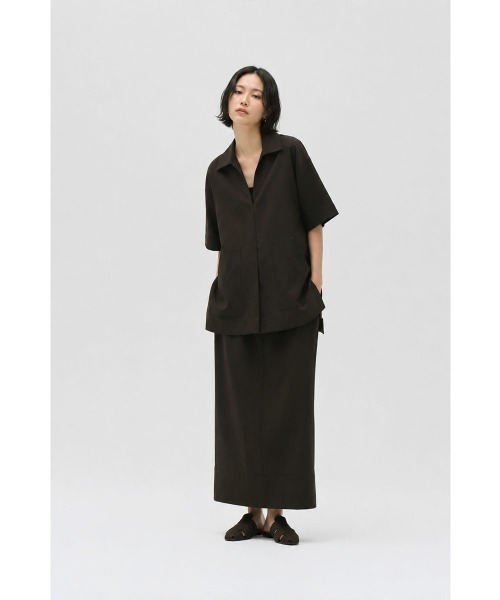 marjour（マージュール）の「EFFORTLESS AIRY I-LINE SKIRT（スカート・レディース・ブラウン/ブラック・M/L）」の5枚目の写真