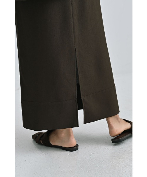 marjour（マージュール）の「EFFORTLESS AIRY I-LINE SKIRT（スカート・レディース・ブラウン/ブラック・M/L）」の8枚目の写真