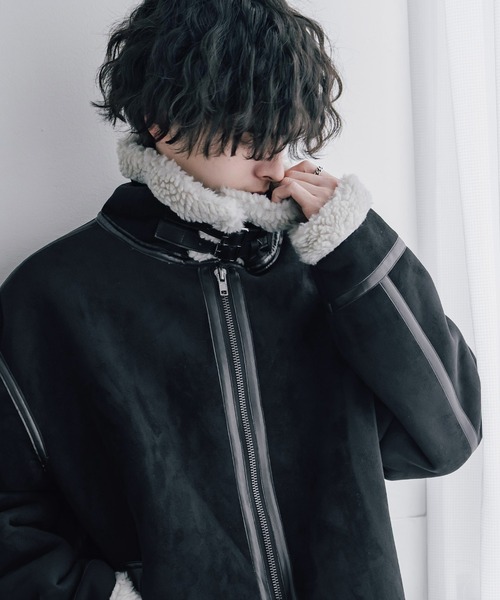 Rocky Monroe(ロッキーモンロー)の「オーバーサイズ B-3フェイクムートン2WAY裏ボアスタンドネックブルゾン(ブルゾン・メンズ・ブラック×ブラック/ブラック/ブラウン・M/L/XL)」の11枚目の写真