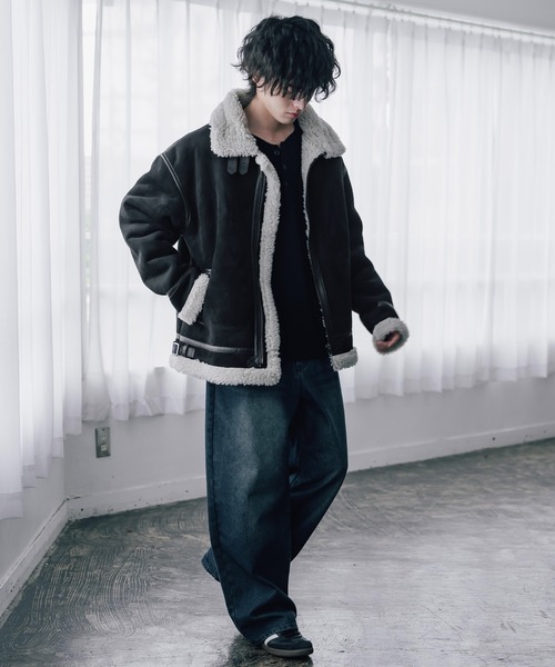 Rocky Monroe(ロッキーモンロー)の「オーバーサイズ B-3フェイクムートン2WAY裏ボアスタンドネックブルゾン(ブルゾン・メンズ・ブラック×ブラック/ブラック/ブラウン・M/L/XL)」の8枚目の写真