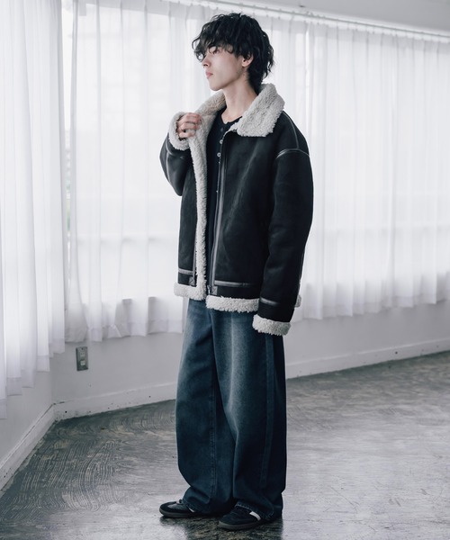 Rocky Monroe(ロッキーモンロー)の「オーバーサイズ B-3フェイクムートン2WAY裏ボアスタンドネックブルゾン(ブルゾン・メンズ・ブラック×ブラック/ブラック/ブラウン・M/L/XL)」の7枚目の写真