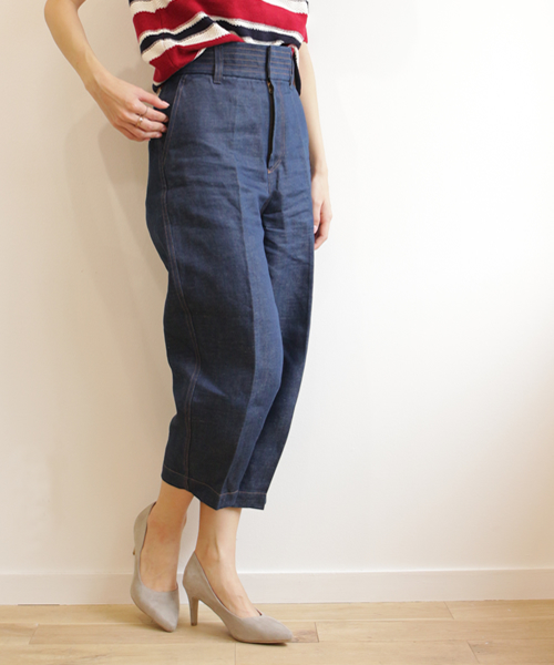 SESTO（セスト）の「7cmヒール美脚ポインテッドトゥパンプス（パンプス・レディース・ブラック/ベージュ系その他/ボルドー/レオパード/ブラック系その他/チャコールグレー/パイソン/ブルー系その他/ブルー/グレイッシュベージュ/ピンク系その他/ライトグレー/ベージュ系その他2/ブラック系その他2/グレー系その他/マルチ/イエロー/ブラック系その他3・24.0cm/22.5cm/23.5cm/23.0cm/22.0cm/25.0cm/24.5cm）」の8枚目の写真