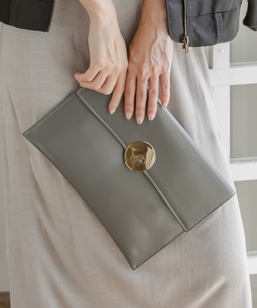 Re:EDIT（リエディ）の「[リエディ]レタークラッチバッグ[2016秋新作][2016AW展示会]バッグ/クラッチバッグ（クラッチバッグ・レディース・ブラック/グレイッシュベージュ/グレー/キャメル・FREE）」の13枚目の写真