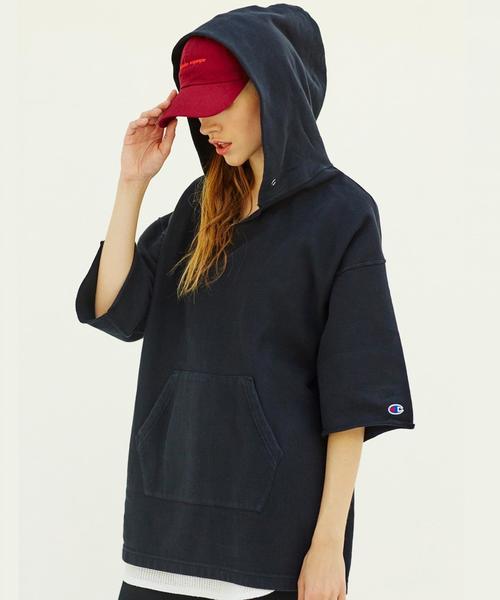 Champion（チャンピオン）の「＜Champion × monkey time＞ REVERSEWEAVE HOODY 6SL/パーカー（パーカー・メンズ・ブラック/グレー/ネイビー/ピンク・LARGE/MEDIUM/X-LARGE/SMALL）」の2枚目の写真