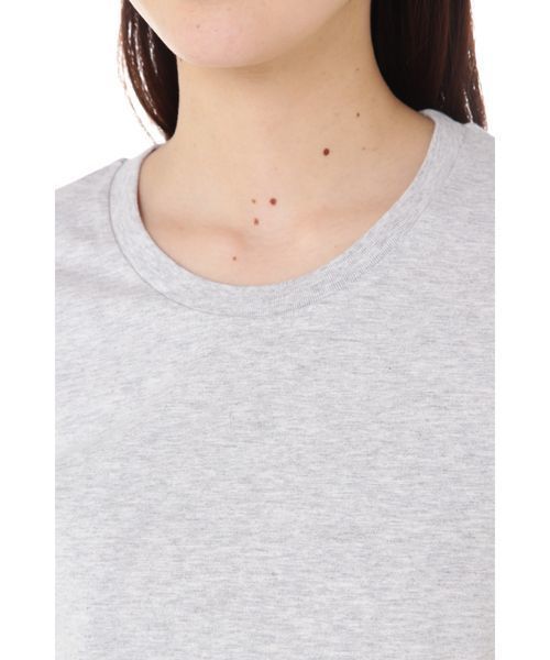 HANES（ヘインズ）の「《HANES》ベーシックラウンドネックTシャツ（Tシャツ/カットソー・レディース・ブラック/グレー・MEDIUM）」の13枚目の写真
