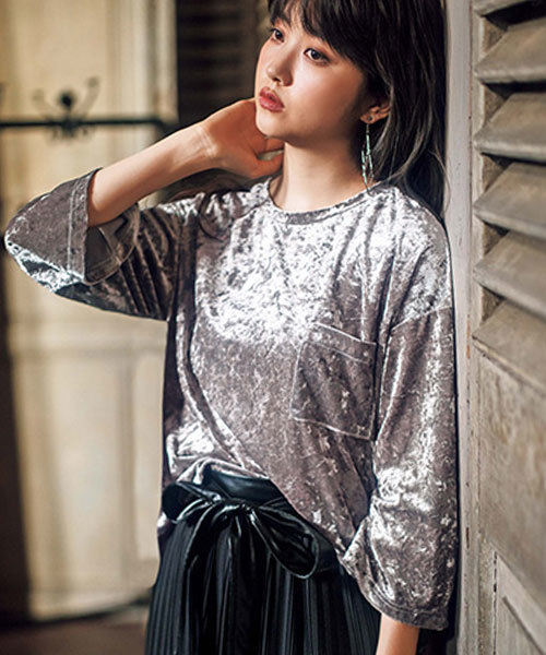 GeeRA(ジーラ)の「ワイドスリーブベロアプルオーバー(Tシャツ/カットソー・レディース・ブラック/ブラウン/サンドグレー・SMALL/MEDIUM/LARGE/X-LARGE)」の1枚目の写真