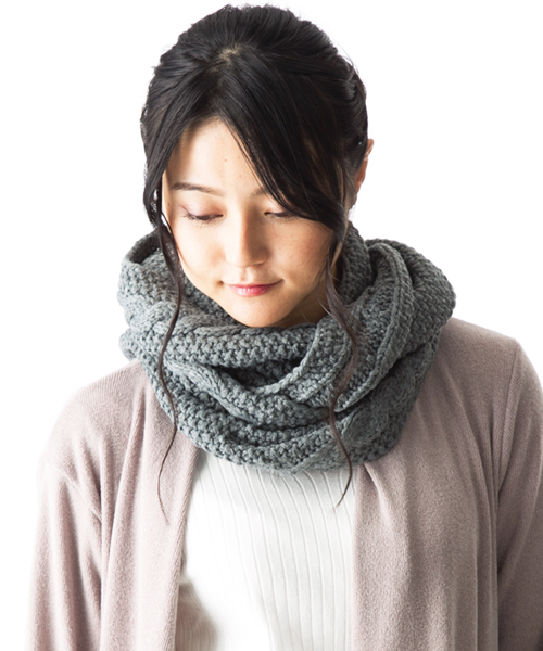 QUEENHEAD（クイーンヘッド）の「細編みニットスヌード（ネックウォーマー/スヌード・レディース・グレー/グリーン/ネイビー/イエロー・FREE）」の6枚目の写真