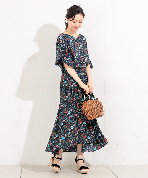 RIVE DROITE（リヴドロワ）の「フラワープリントミディスカート（スカート・レディース・ホワイト/ネイビー・FREE）」の2枚目の写真