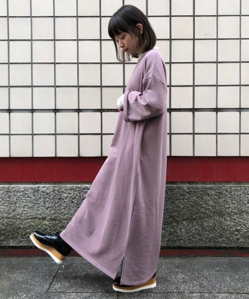 tiptop(ティップトップ)の「裏毛スリットロングワンピース(ワンピース・レディース・ブラック/ダークグリーン/エンジ/グレー/ベージュ/カーキ/ダークグレー・FREE)」の13枚目の写真