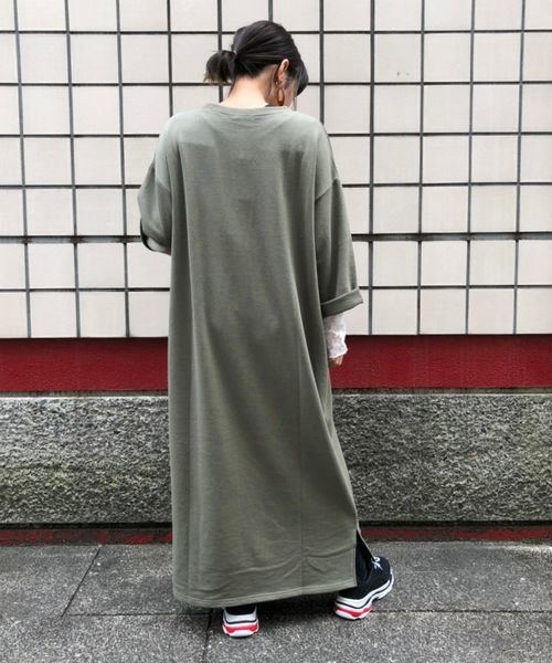tiptop(ティップトップ)の「裏毛スリットロングワンピース(ワンピース・レディース・ブラック/ダークグリーン/エンジ/グレー/ベージュ/カーキ/ダークグレー・FREE)」の8枚目の写真