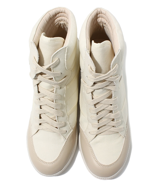 Chico(チコ)の「キャンバススニーカー(スニーカー・レディース・ホワイト/ブラック/ベージュ・SMALL/MEDIUM/LARGE)」の6枚目の写真