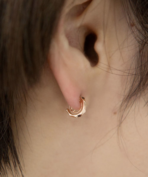 colleca la(コレカラ)の「miniループフィット・カットフープイヤリング(イヤリング・レディース・シルバー/ゴールド/ピンクゴールド・フリ-)」の12枚目の写真