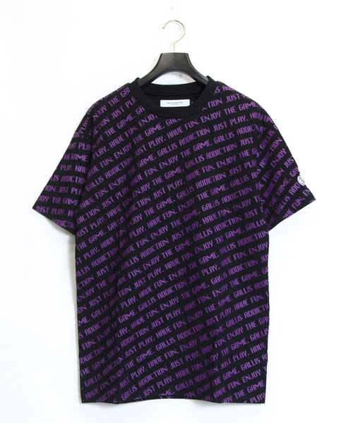 GALLIS ADDICTION(ガリスアディクション)の「GAデジタルフォント総柄半袖Tシャツ(Tシャツ/カットソー・メンズ・ブラック/パープル/オレンジ・M/L)」の2枚目の写真