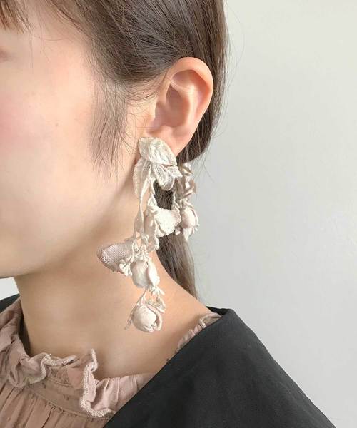 アセビのリネンピアス＊（ピアス（両耳用））｜m.soeur