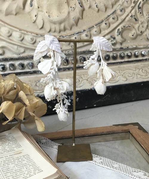 m.soeur（エムスール）の「アセビのリネンピアス＊（ピアス（両耳用）・レディース・ホワイト/ブラック/グレー・FREE）」の6枚目の写真