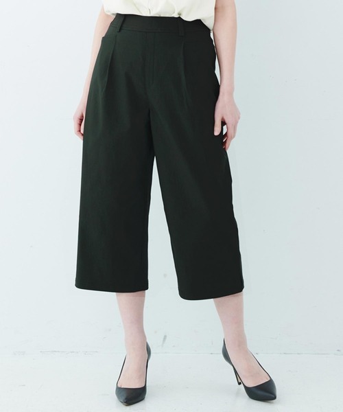 IEDIT（イディット）の「ＩＥＤＩＴ　歩くたびに空気が通る　涼やかパンツクロップド丈セミワイド（その他パンツ・レディース・アイボリー/ブラック/ネイビー・SMALL/MEDIUM/LARGE/X-LARGE/XX-LARGE/XXX-LARGE）」の2枚目の写真